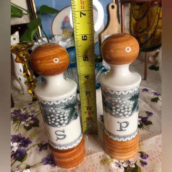 West Germany salt & pepper shakers - Picture 7 of 7